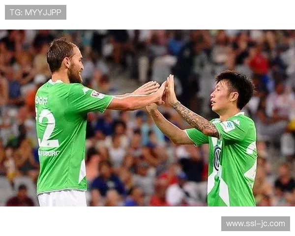 “河南队拉开冬训大幕，包办半数进球射手离队后寻枪成关键”